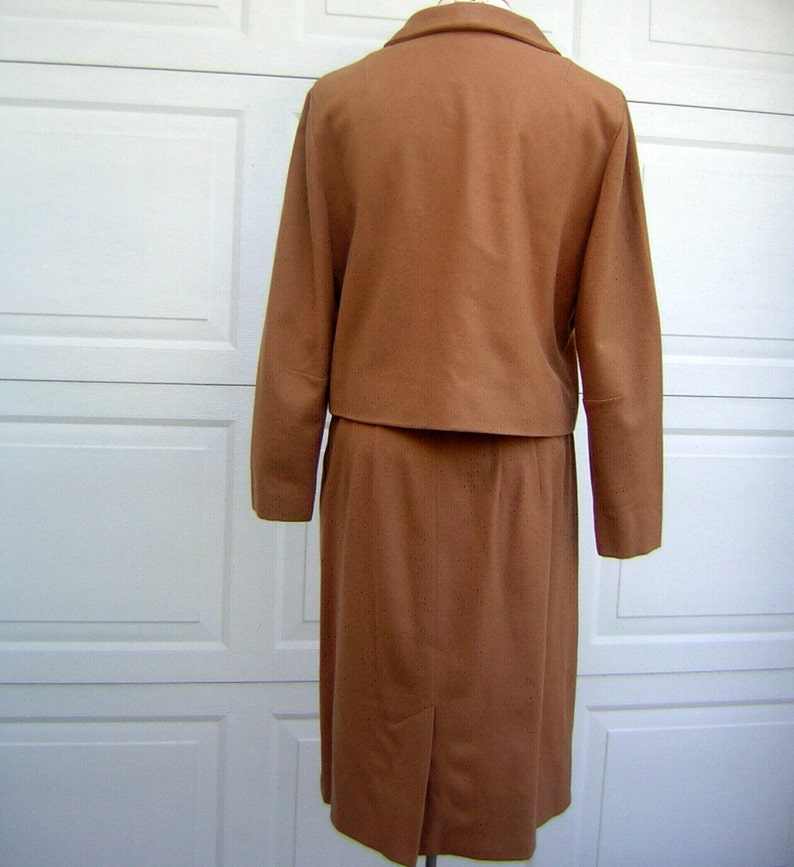 Vintage Suit Caramel Brown Wool Notched Waist Hand Tailored Fine Wool & Silk Lining BUST 44 WAIST 28 image 3