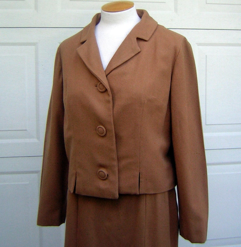 Vintage Suit Caramel Brown Wool Notched Waist Hand Tailored Fine Wool & Silk Lining BUST 44 WAIST 28 image 4