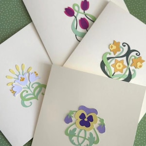 Set van 4 handgemaakte bloemenkaarten – Moederdag- en seizoenskaarten – blanco art-nouveaukaarten + enveloppen – elegant botanisch briefpapier