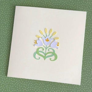 Tarjeta del Día de la Madre hecha a mano - Diseño Art Nouveau con lirios - Elegante tarjeta en blanco con sobre - Regalo único para el Día de la Madre - Saludo floral