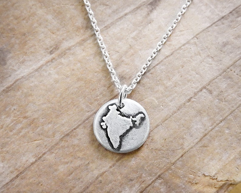 Tiny India necklace in silver, map of India jewelry, travel necklace 画像 1