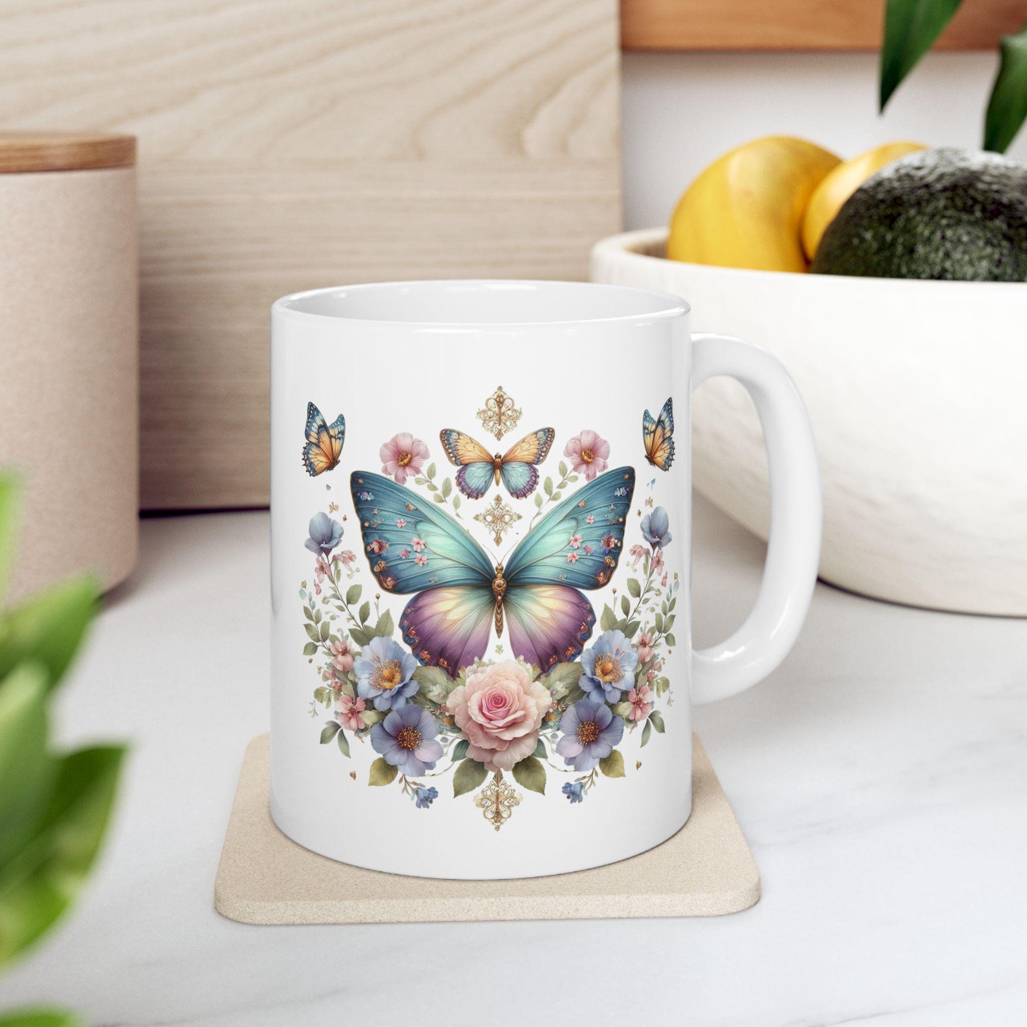 蝶と花のマグカップ：鮮やかな陶器のコーヒーカップ（11オンス 