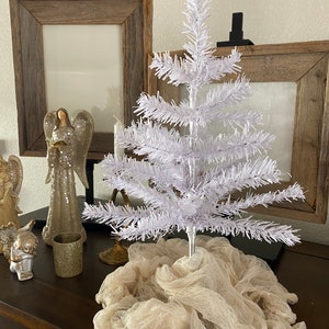 White Mini Tabletop Tree • Holiday • 4th of July • Halloween • Christmas • Easter Valentine’s Day • 18" Tall • NIB