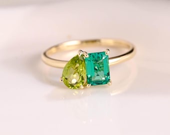Solid Gold Lab Emerald & Pear Cut Peridot Engagement Ring, Toi et Moi Ring, Birthstone Ring