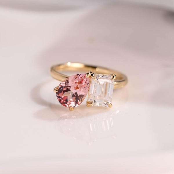 Anillo de compromiso de oro macizo con moissanita talla esmeralda y zafiro rosa talla pera, anillo de promesa Toi et Moi