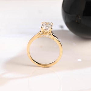 Anello di fidanzamento con moissanite taglio cuscino allungato e alone nascosto in oro massiccio, anello a tulipano, anello di promessa cattedrale, regalo di anniversario/compleanno