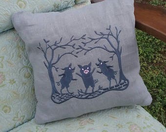 Fairy Tale Pillow  The Three Pigs   Linen Accent Pillow