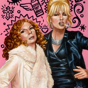 以下が含まれることがあります： ピンク色の背景に描かれた油絵で、2人の女性が描かれています。一人は金髪でタバコを吸い、黒い革のジャケットと銀色のジュエリーを身につけています。もう一人は赤毛の巻き毛で、白いコートと毛皮の襟をしています。背景には落書きのような絵が描かれています。