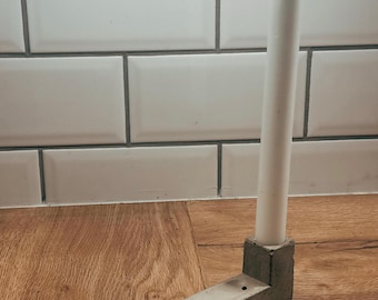 Handgjord rökelse och ljusstake i betong: Modern cementbrännare