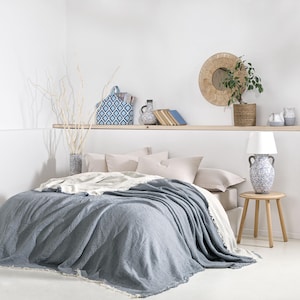 Tria Mulier Oil Blue 100% Organic Cotton Muslin Blanket, Luxury Lightweight King Size or Queen Size Organic Bedspread Coverlet Throw Blanket