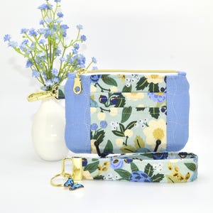 Tarjetero con cremallera y pulsera desmontable. Llavero elaborado con tela de Rifle Paper Co., minibilletera, llavero, monedero, regalo único.