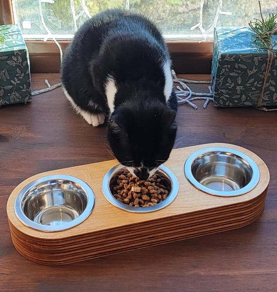 Katzen Futterstation mit 3 Fressnpfen  Erhhter Fressnapf aus Holz fr  Katzen und Wasser, Dreifach Fressnapf fr Katzen und kleine Hunde - Etsy.de