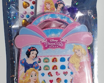 Sac de fête prérempli inspiré de la princesse Disney pour enfants, filles, cadeaux avec bracelet, porte-clés, bonbons. Sacs d'anniversaire mignons