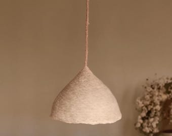 Handgemaakte vilten hanglampje van 100% merinowol. Sfeervol y akoestiekverbeterend