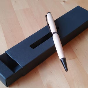 Fijne handgemaakte balpen in een zwarte etui - uniek met oog voor detail 003