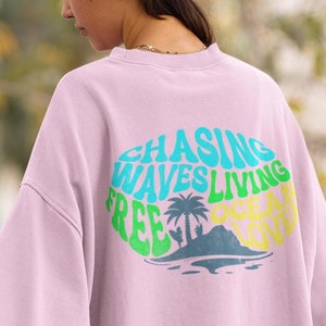 Chasing Waves Living Free Unisex Baumwolle Langarm T-Shirt, Ocean Lover T-Shirt, Live Free T-Shirt, Chase Waves T-Shirt, Confort T-Shirt, Winter Sea Vibes