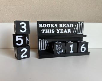 Gepersonaliseerde boeken &#39;Gelezen dit jaar&#39;-tracker | Teller voor 3D-geprinte boeken | Zwart met witte tekst | Cadeau leesuitdaging | Boekenwurmdecoratie