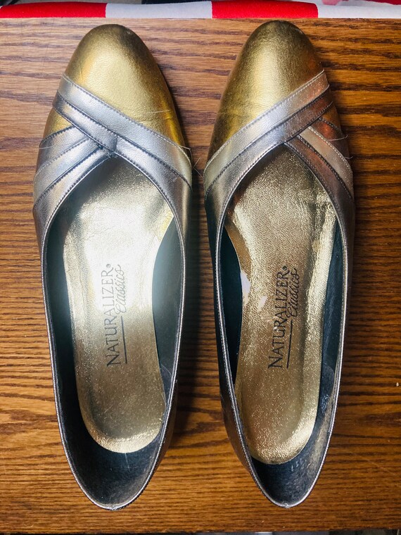 naturalizer silver pumps