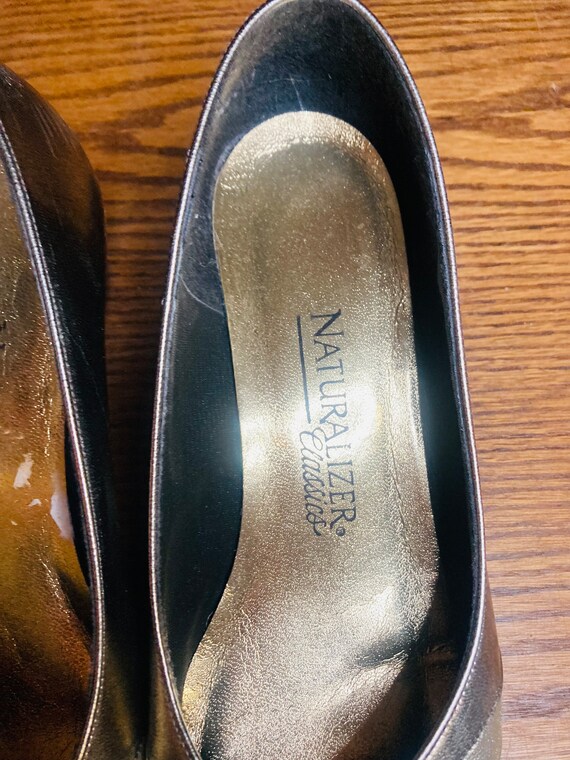 naturalizer silver pumps