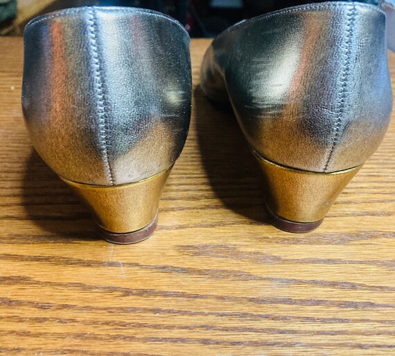 naturalizer silver pumps