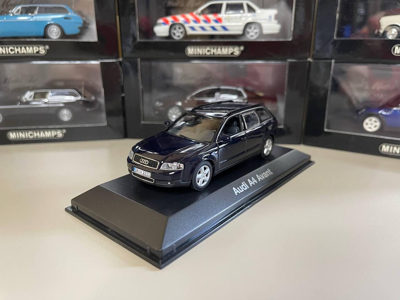 Audi A4 B6 Avant 1:43 Minichamps - Etsy