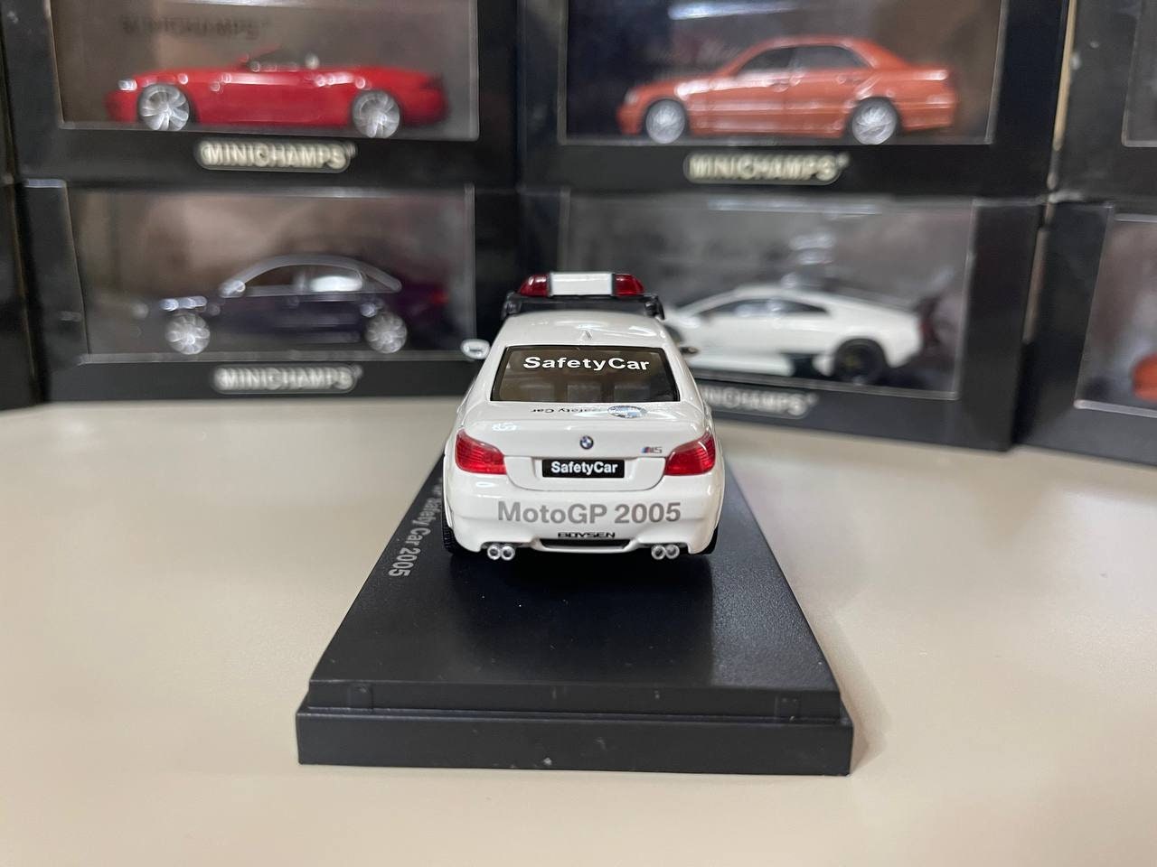 1/18 京商 BMW M6 Moto GP Safery car Diecast model cars Bmw M6 E63 1/18 Kyosho E63 safety car