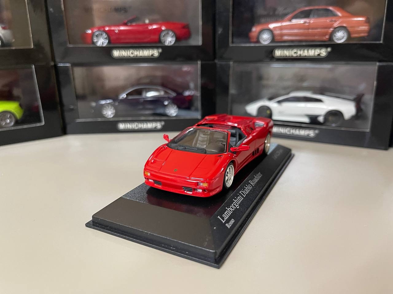 ミニチャンプ 1/43 Diablo Roadster ミニチャンプ 1/43 Diablo Roadster