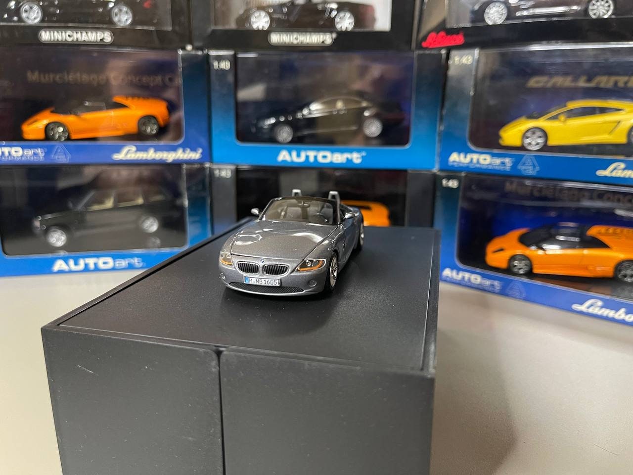 Bmw Z4 1:43 Minichamps Gray - Etsy