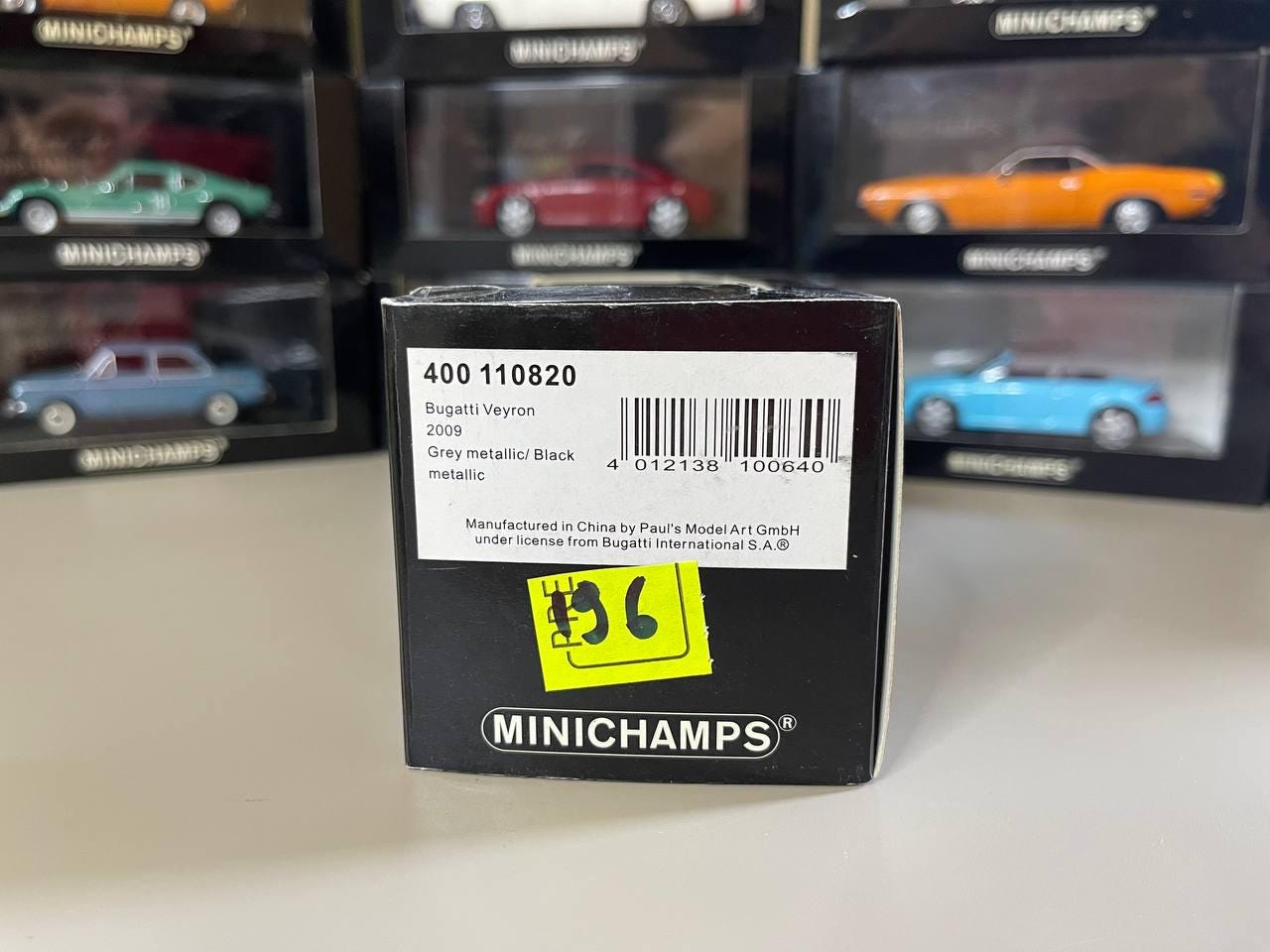 Miniature 1/43 Minichamps - Bugatti Veyron Noir/gris 2009 - Occasion