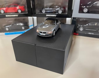 Minichamps 1:43 Volvo P1800 ES Hjulfärggrey Lim. Edit. 1/1.728 Modellauto P 1800