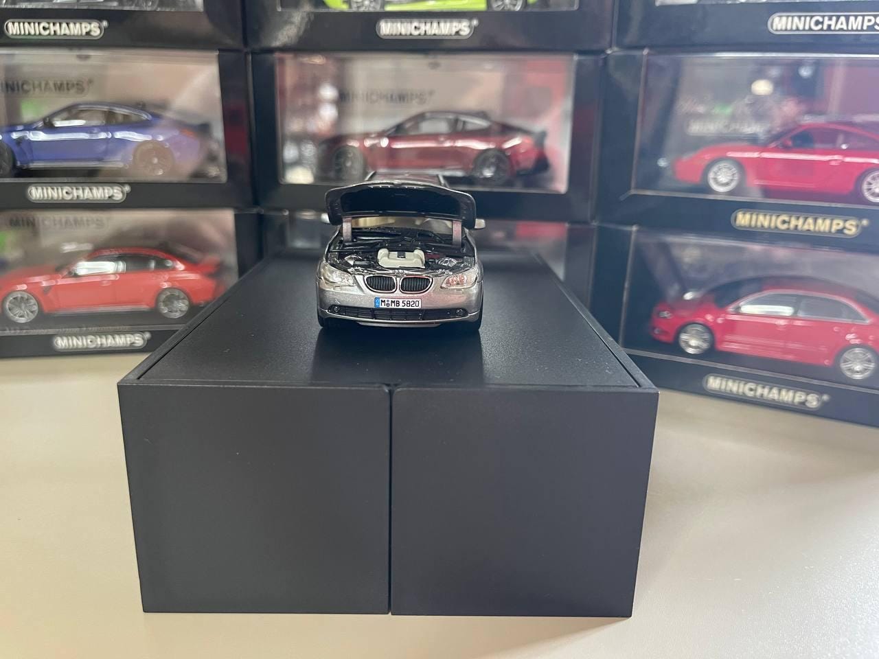 Bmw 5 Series E61 Touring 1:43 Kyosho Gray - Etsy