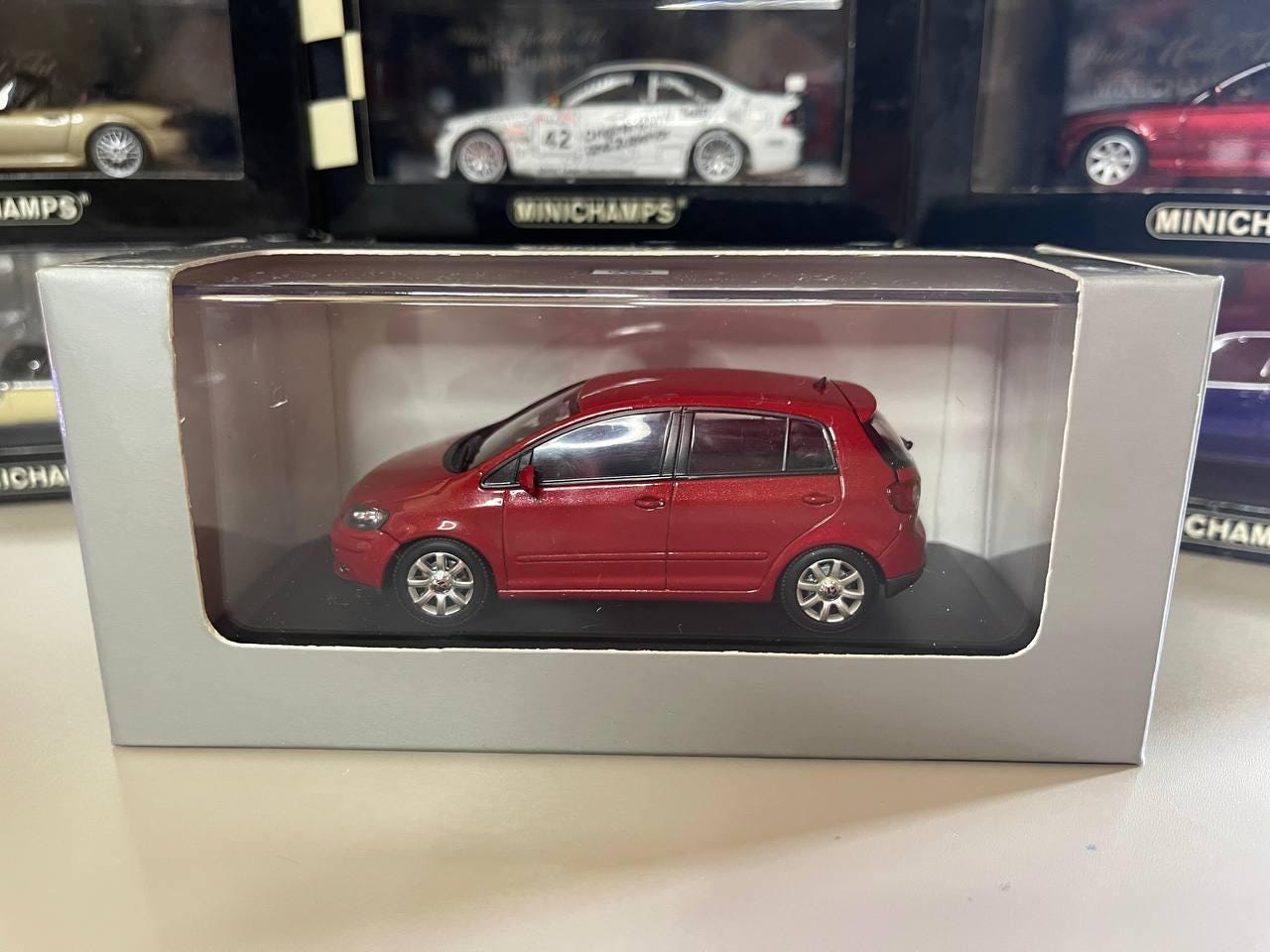 フォルクスワーゲン ゴルフ プラス 1:43 ミニチャンプス レッド - Etsy