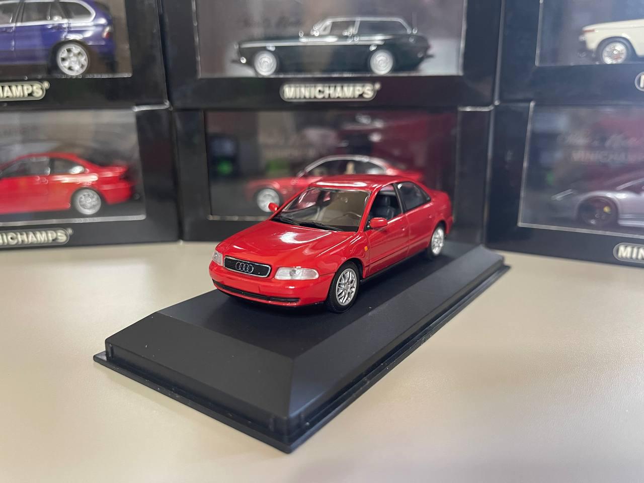 【 MINICHAMPS 】 1/43 AUDI A4 avant ( B5 ) Minichamps 1:43 Audi A4 Avant Bj. 1995 green metallic
