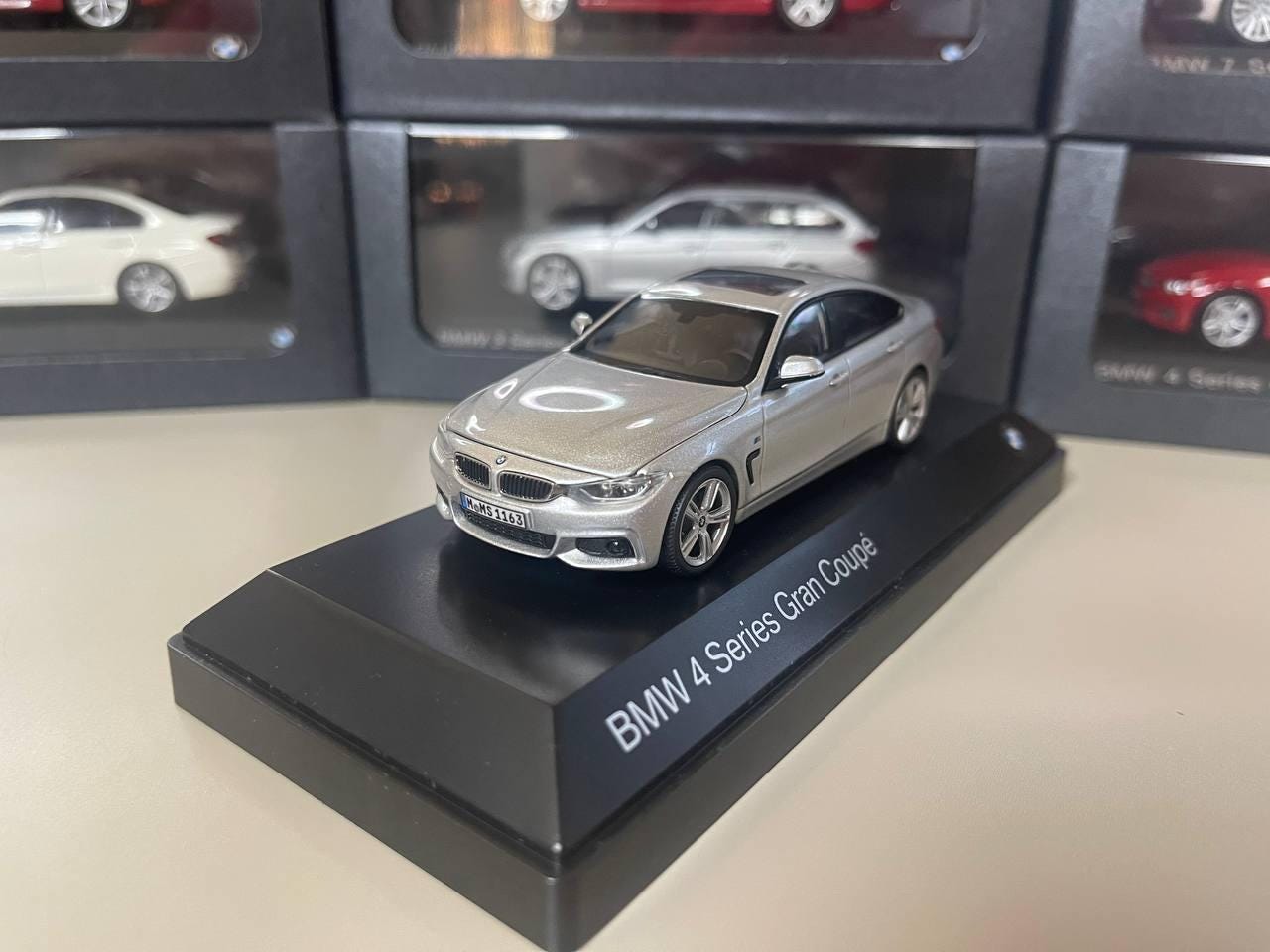 BMW 1er M Coupé ミニカー ブラックメタリック1/43 Minichamps 1:43 BMW 1er M Coupe Year 2011 black 410020021