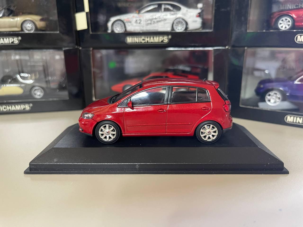 フォルクスワーゲン ゴルフ プラス 1:43 ミニチャンプス レッド - Etsy