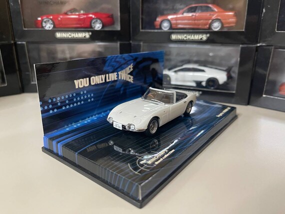 Toyota 2000 GT 1:43 Minichamps White - James Bond - You Only Live