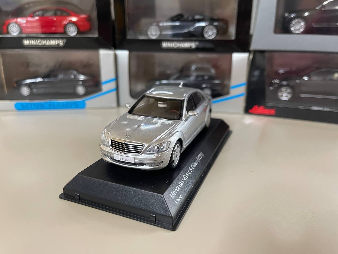 Mercedes Benz S Klasse S600 W221 1:43 Kyosho Silver - Etsy Mercedes Benz S Klasse S600 W221 1:43 Kyosho Silver - Etsy