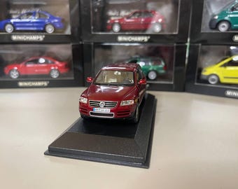 Volkswagen Touareg 1:43 Minichamps Rojo