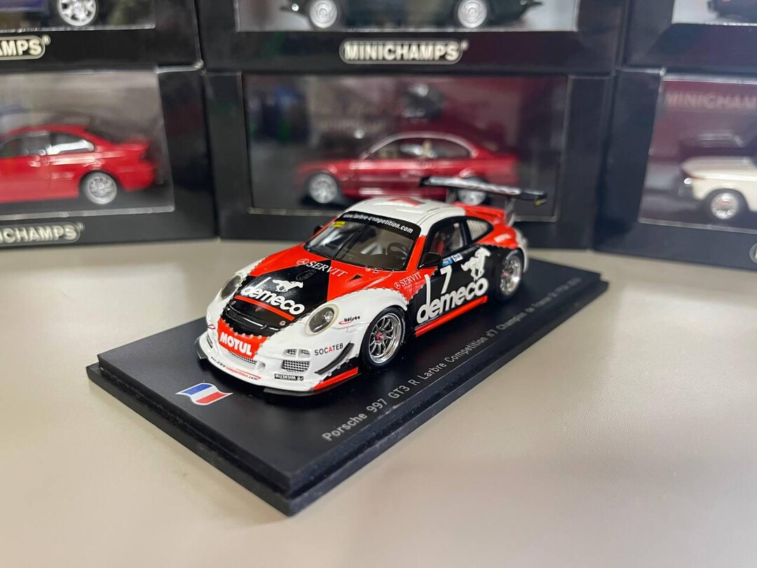 ミニカー Porsche 997 GT3 R Larbre Competition2010 Porsche 997 GT3 R Larbre Competition N7 Gt FFSA 2010 1:43 Spark