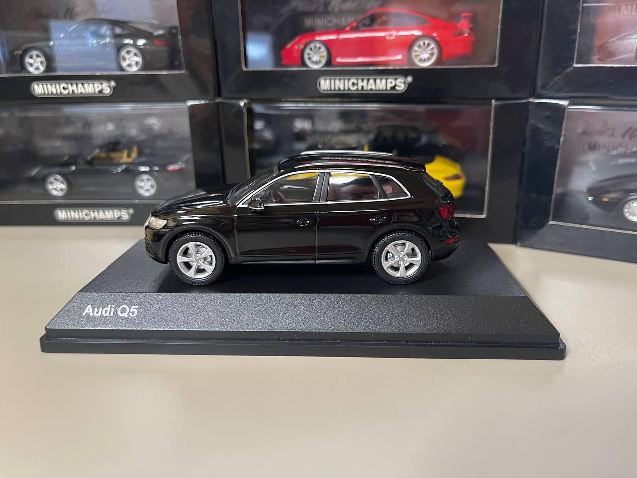 Modellino in miniatura Audi Q5 1/43 Schuco nero 2008 - Modellini