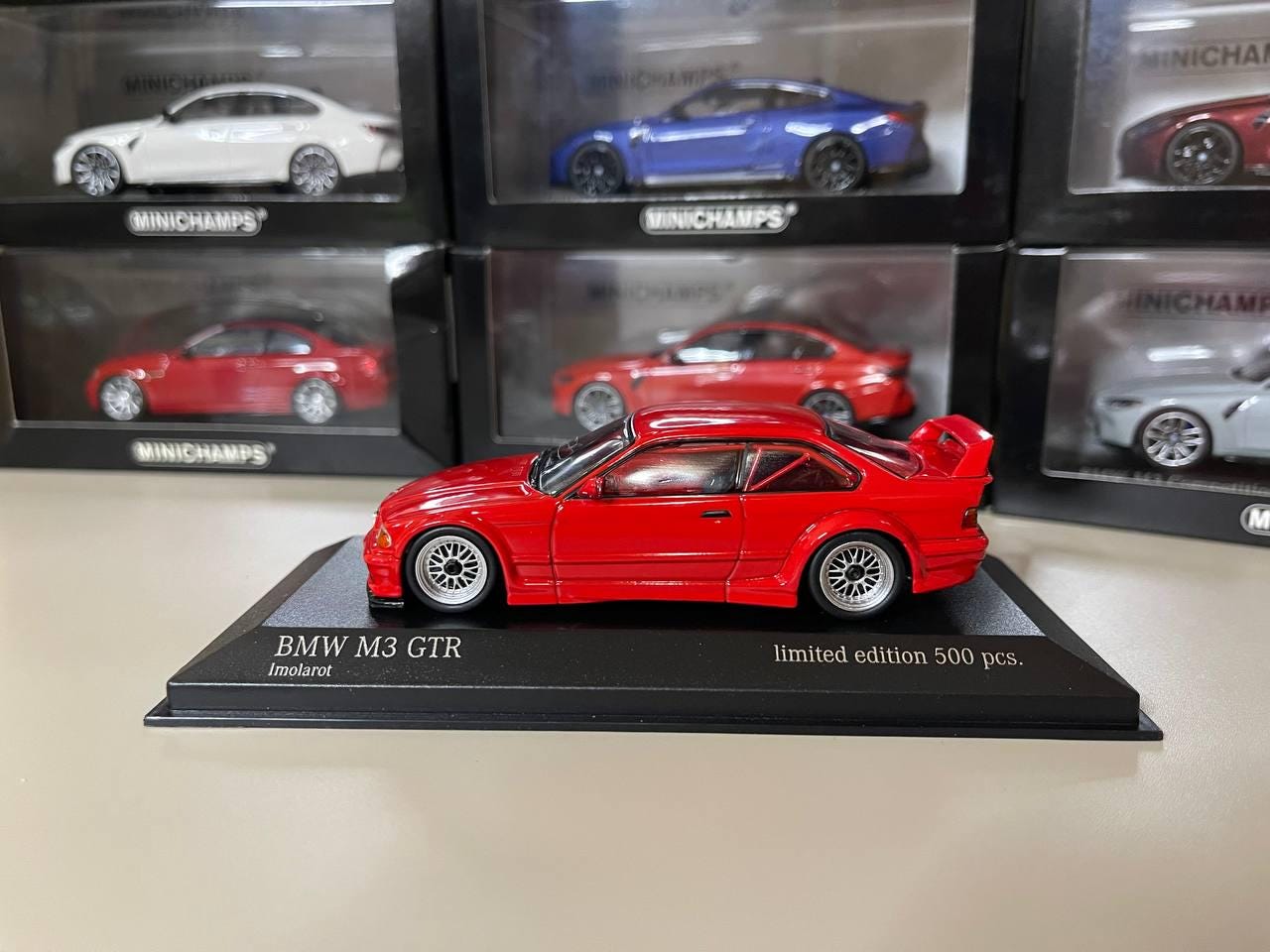 BMW M3 GTR ストリート 2001 レッド 1/18 ミニチャンプス 1/18 Minichamps - BMW M3 E46 GTR 2001 Street - Red