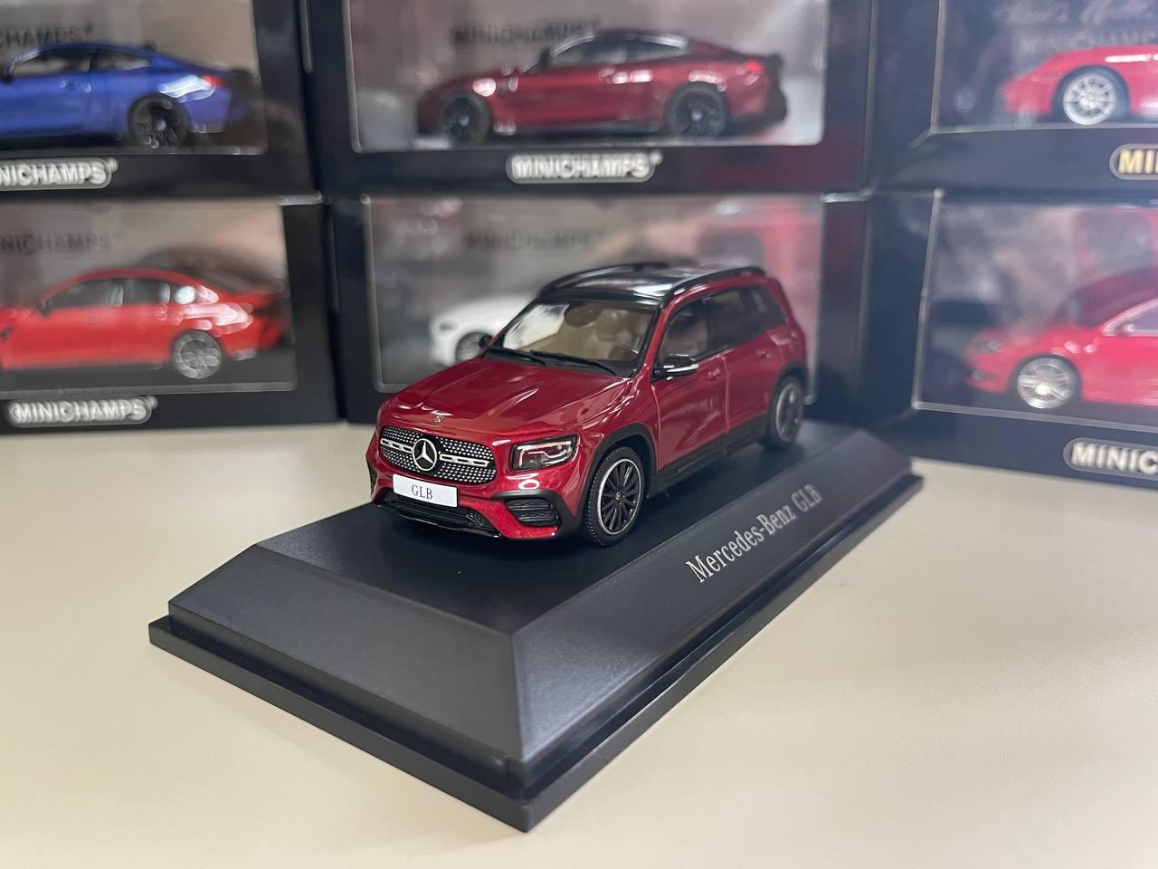 希少　新品未開封　Mercedes-Benz GLB 1:43 ミニカー il_fullxfull.6813318345_ka1x.jpg