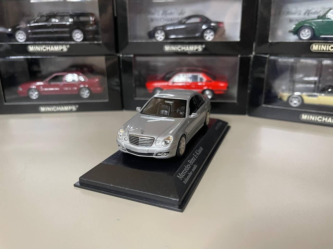 Mercedes Benz E Klasse W211 1:43 Minichamps Silver - Etsy