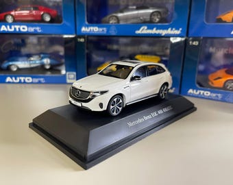 Mercedes Benz EQC 400 1:43 Miniatura blanca Spark
