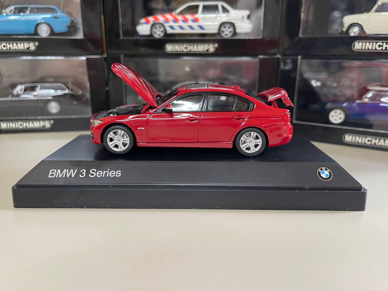 BMW 3er F30 メルボルンレッド ミニカー Paragon 1/18 Paragon 1/18 BMW 3 Series F30 Melbourne Red Miniature Car