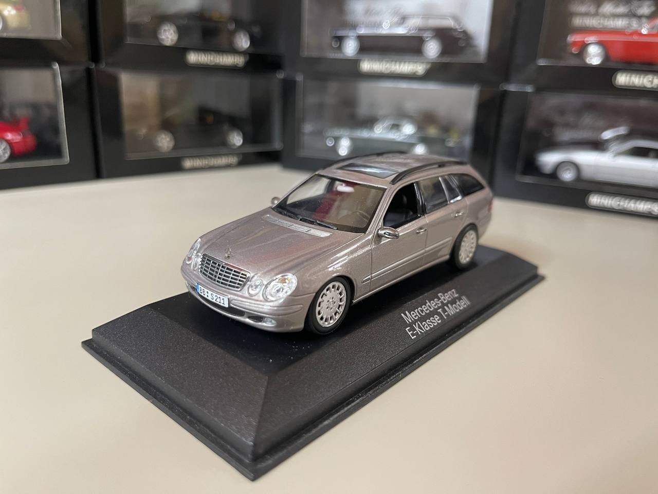 新作揃え Mercedes Benz E Klasse T Modell 1:43 Minichamps - Etsy ミニカー