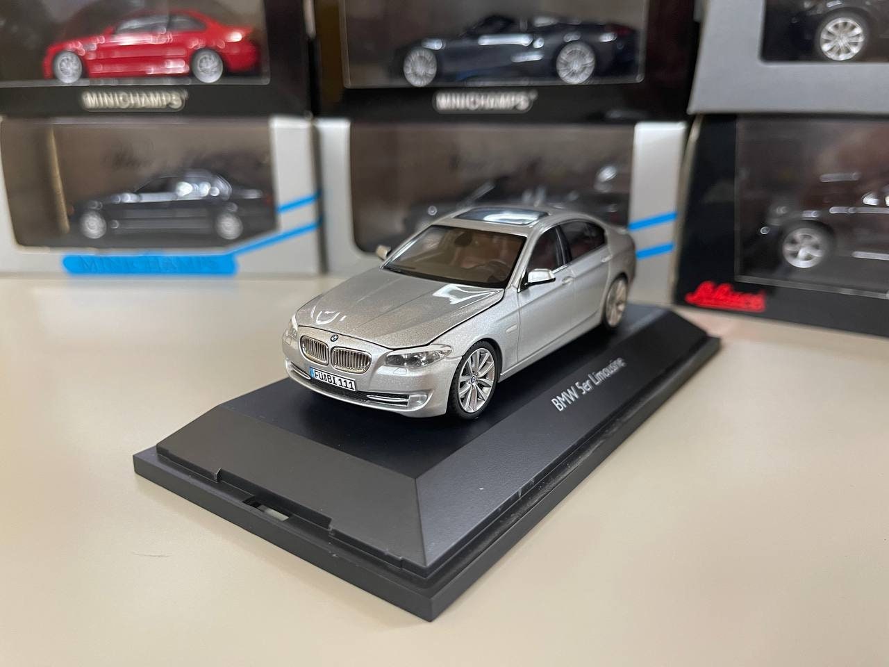 【値下げ】 Schuco 1:43 Berline F10 Series 5 Bmw Silver Etsy - 乗用車