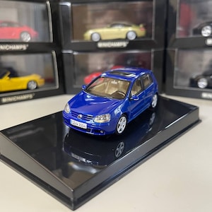 VolksWagen Golf 5 1:43 Autoart Bleu