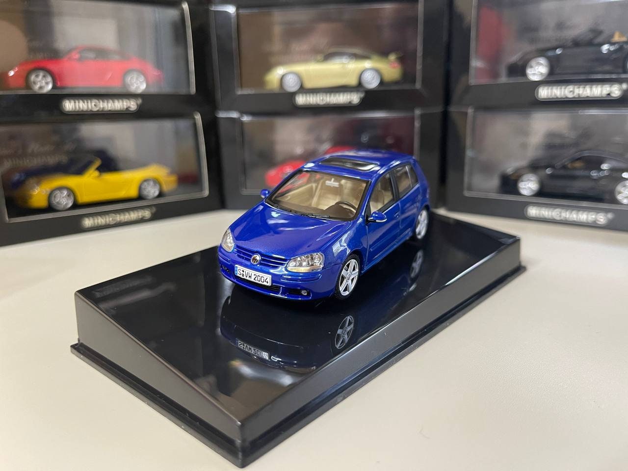 Volkswagen Golf 5 1:43 Autoart Blue - Etsy Denmark