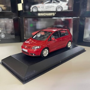 VolksWagen Golf Plus 1:43 Minichamps Rouge